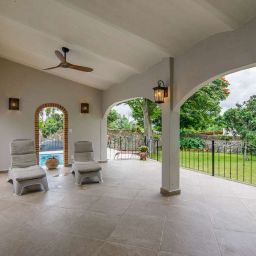 CASA KING CHAPALA HACIENDAS